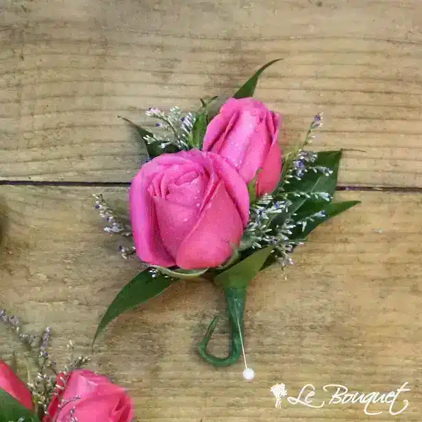 Spray Rose Boutonniere (Deluxe, Fuchsia, Caspia)