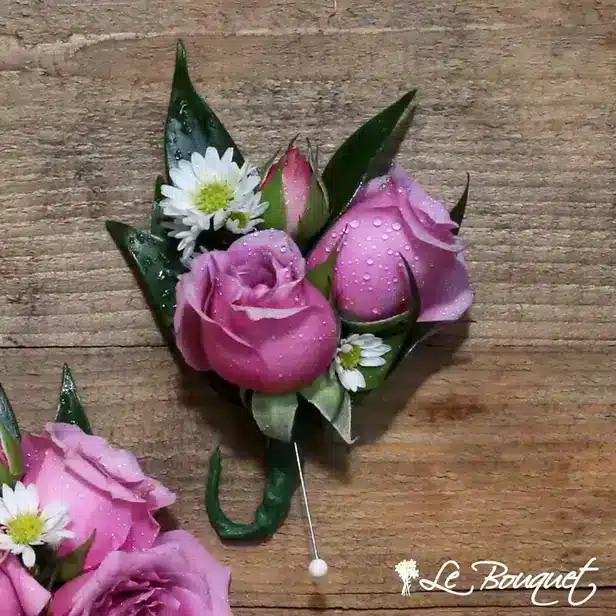 Spray Rose Boutonniere (Deluxe, Lavender, Asters)