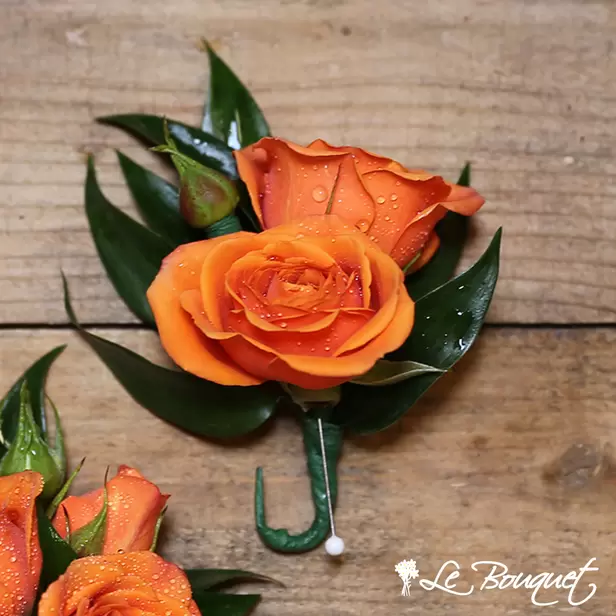Spray Rose Boutonniere (Deluxe, Orange, GREEN)