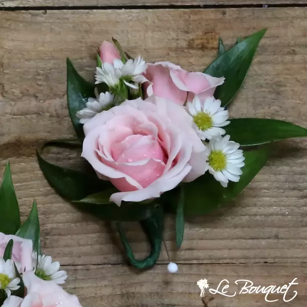 Spray Rose Boutonniere (Deluxe, Pink, Asters)