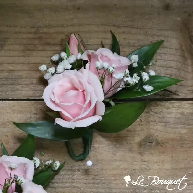 Spray Rose Boutonniere (Deluxe, Pink, Gypsophila)