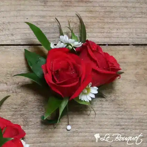 Spray Rose Boutonniere (Deluxe, Red, Asters)