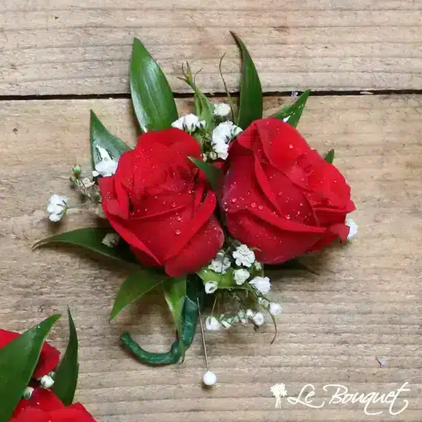 Spray Rose Boutonniere (Deluxe, Red, Gypsophila)