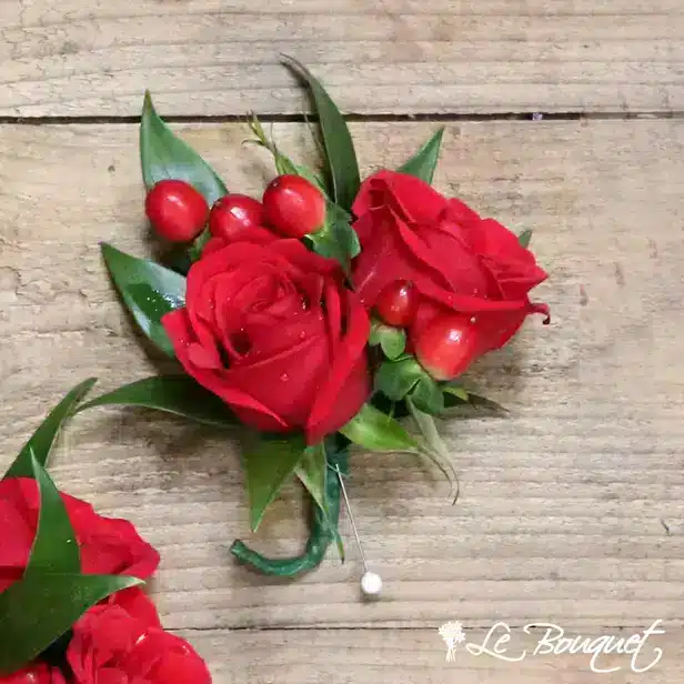 Spray Rose Boutonniere (Deluxe, Red, Hypericum)
