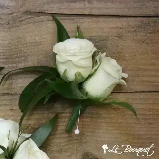 Spray Rose Boutonniere (Deluxe, White, GREEN)