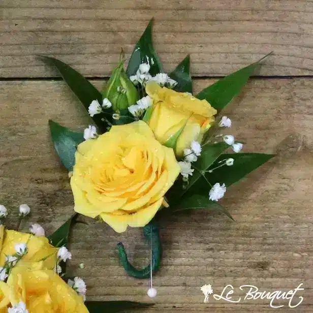 Spray Rose Boutonniere (Deluxe, Yellow, Gypsophila)