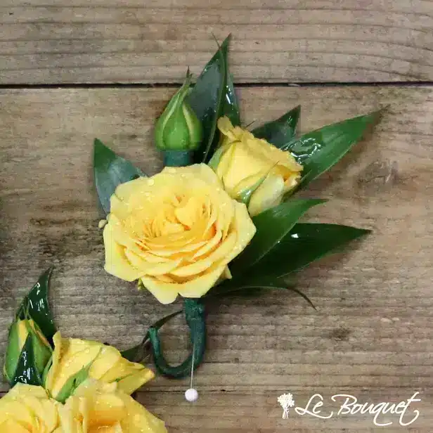 Spray Rose Boutonniere (Deluxe, Yellow, GREEN)