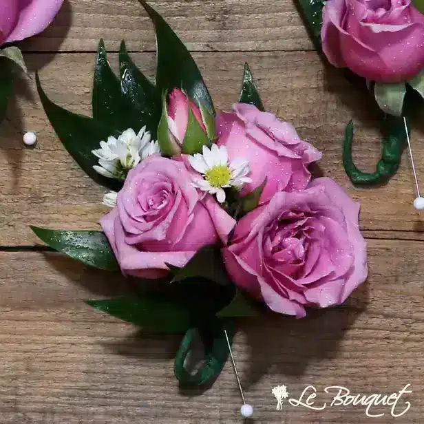 Spray Rose Boutonniere (Premium, Lavender, Asters)