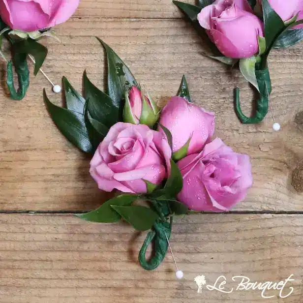 Spray Rose Boutonniere (Premium, Lavender, GREEN)