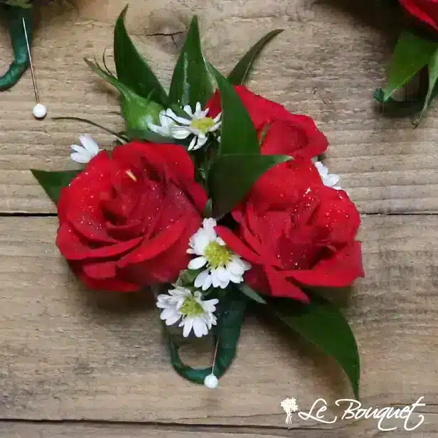 Spray Rose Boutonniere (Premium, Red, Asters)