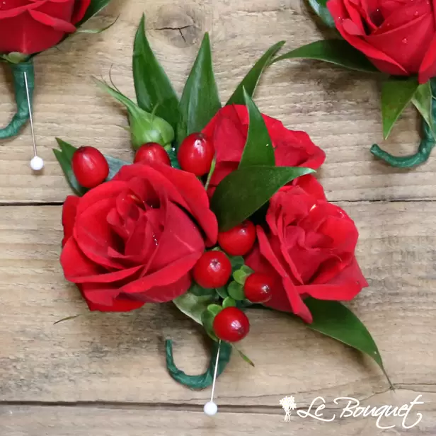 Spray Rose Boutonniere (Premium, Red, Hypericum)