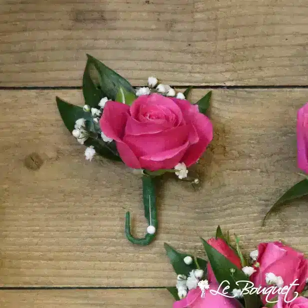 Spray Rose Boutonniere (Standard, Fuchsia, Gypsophila)