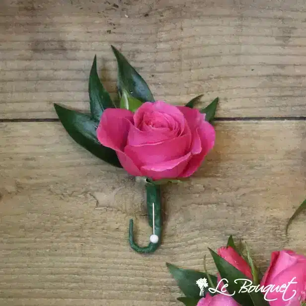 Spray Rose Boutonniere (Standard, Fuchsia, GREEN)
