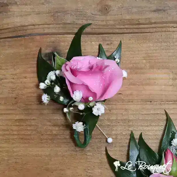 Spray Rose Boutonniere (Standard, Lavender, Gypsophila)