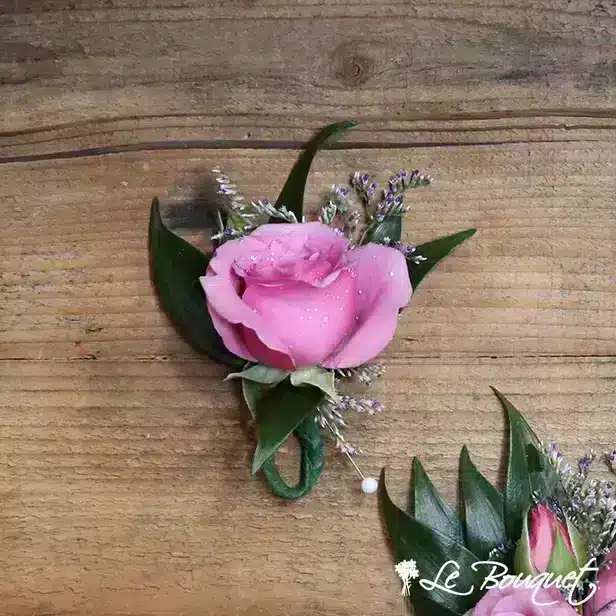 Spray Rose Boutonniere (Standard, Lavender, Caspia)