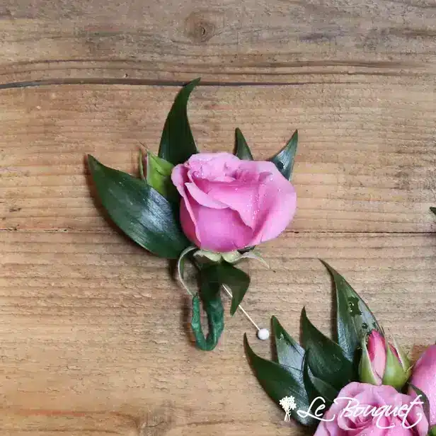 Spray Rose Boutonniere (Standard, Lavender, GREEN)