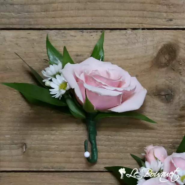 Spray Rose Boutonniere (Standard, Pink, Asters)