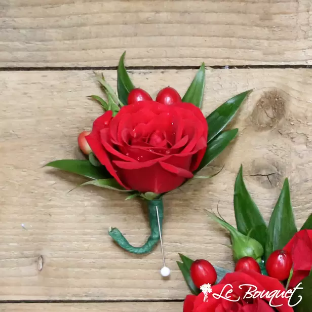 Spray Rose Boutonniere (Standard, Red, Hypericum)