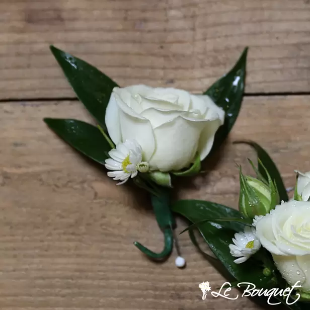 Spray Rose Boutonniere (Standard, White, Asters)