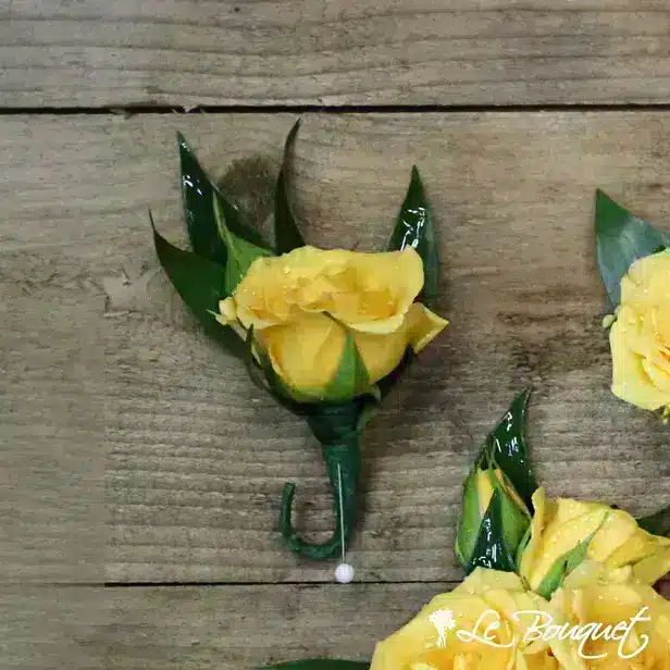 Spray Rose Boutonniere (Standard, Yellow, GREEN)