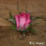 Boutonnière de rose