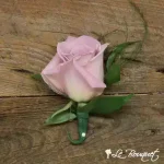 Boutonnière de rose