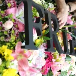 Mur de fleurs personnalisé