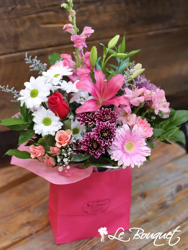 The Market Marvel Arrangement (Pink And White, Deluxe)