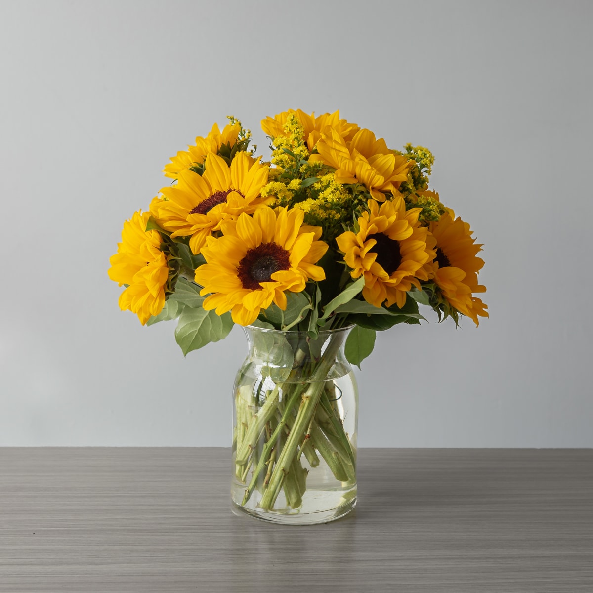 Fresh-Cut Sunflowers (Deluxe, Arranged bouquet in vase)