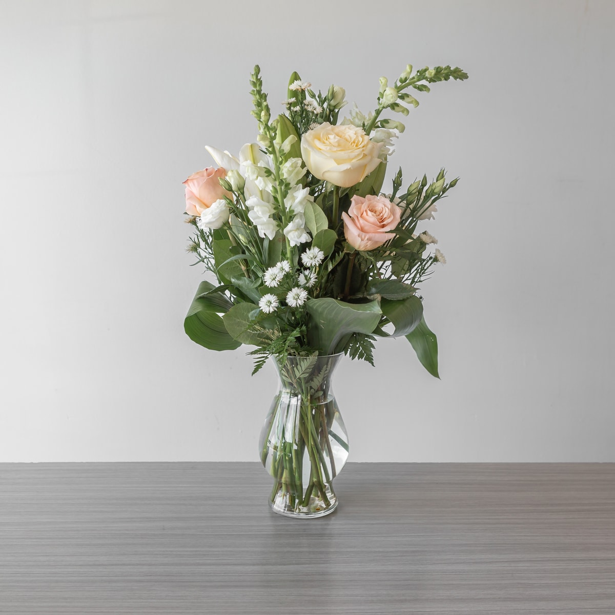 Delilah floral arrangement Le Bouquet