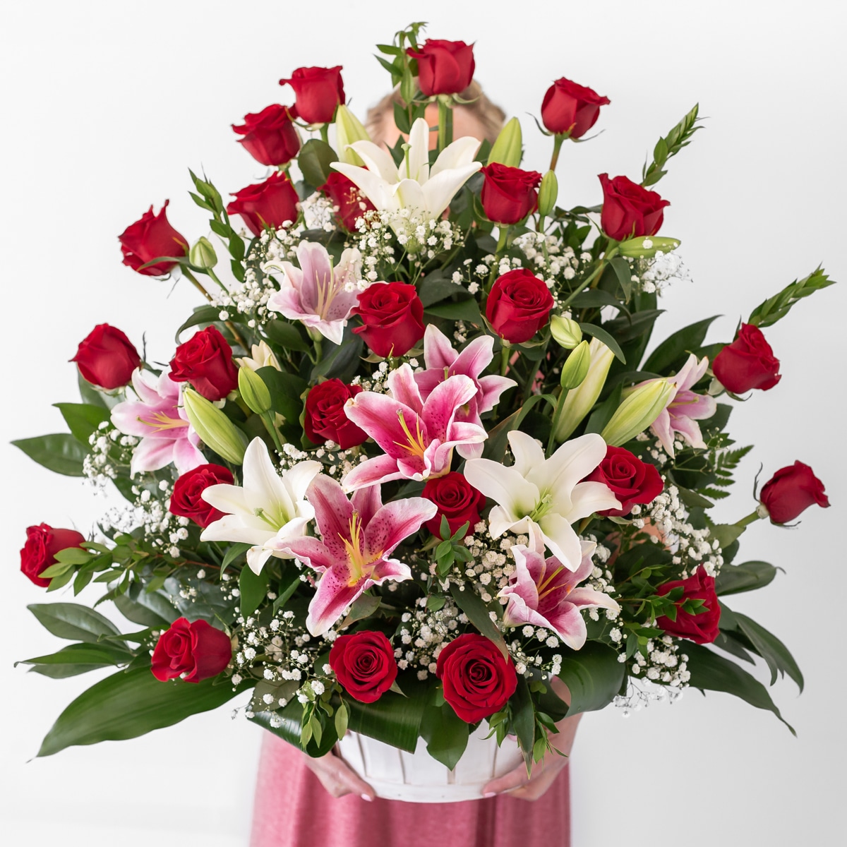 Rosy Arrangement for anniversaries,