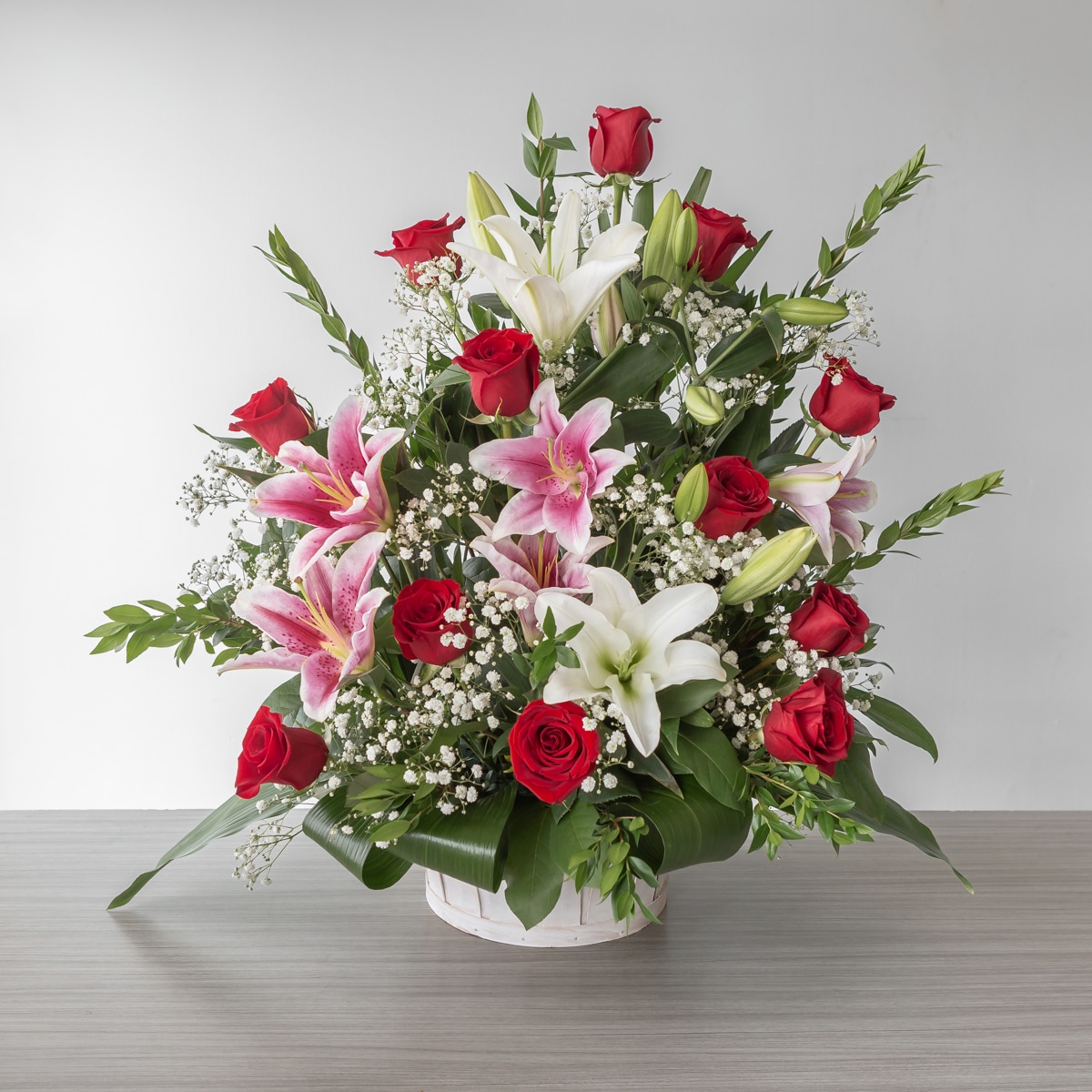 Rosy Arrangement for anniversaries, standard size