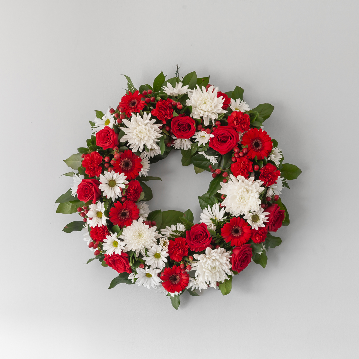 Treasured Tribute Wreath Standard